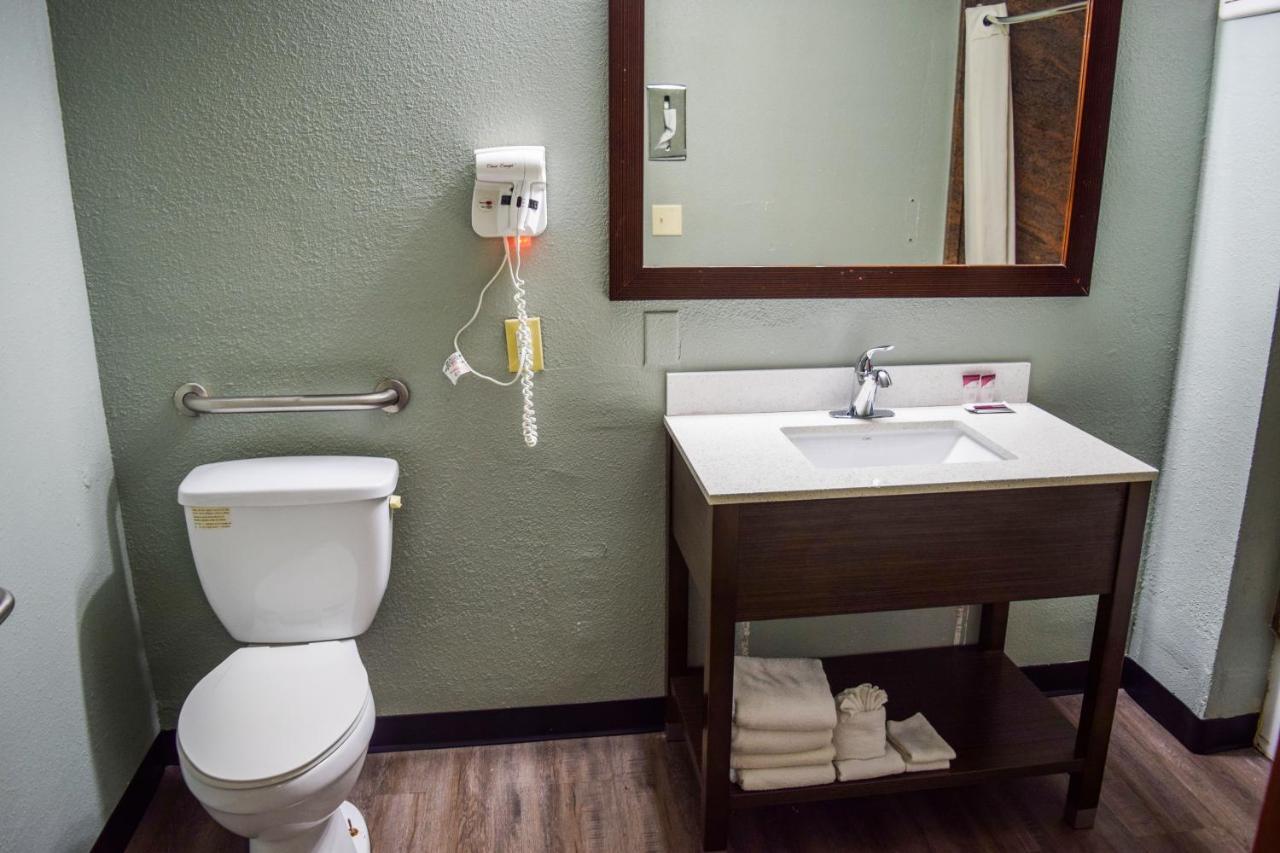 Motel Super 8 Downtown 2*