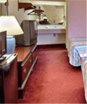 Super 8 Downtown Motel