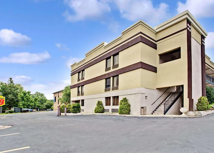 Super 8 Downtown Raleigh