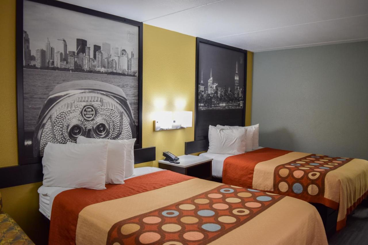 Super 8 Downtown Motel Raleigh