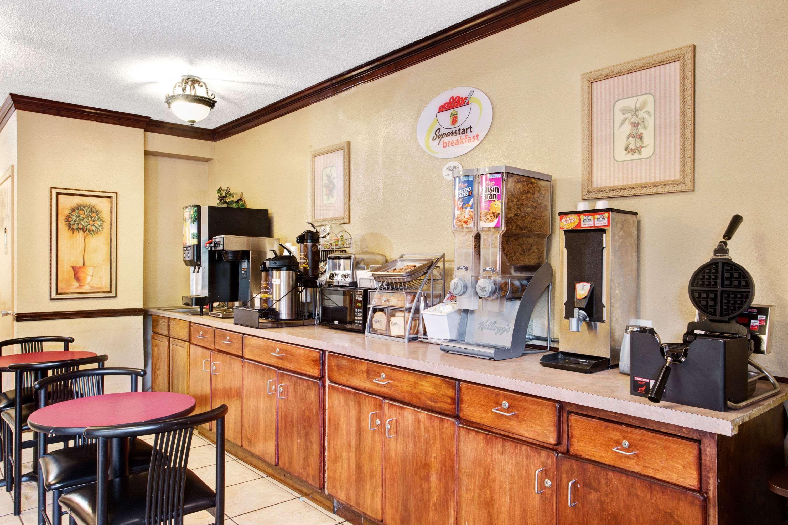 Motel Super 8 Downtown