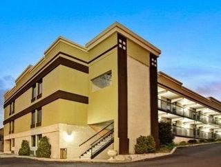 Super 8 Downtown 2* Raleigh